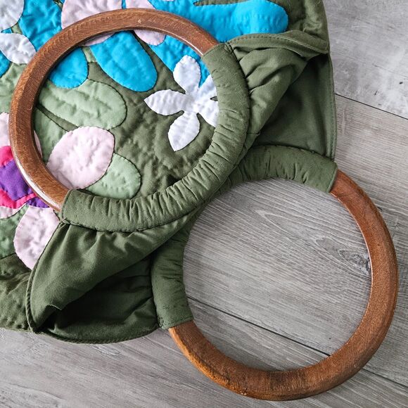 RT Import Boho Multicolor Hawaii Tropical Floral Purse Wood Handle Quilted Bag - Picture 12 of 16